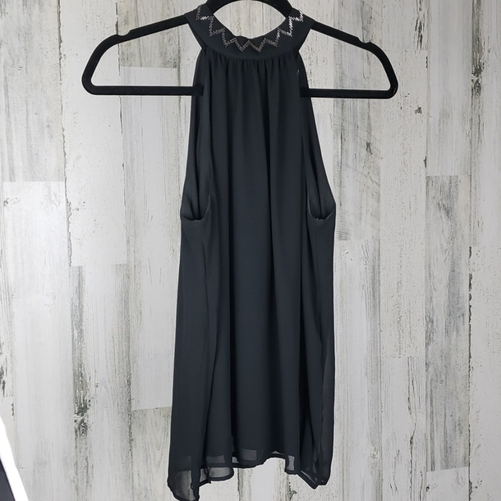 5/25 🤩 Flowy halter tank